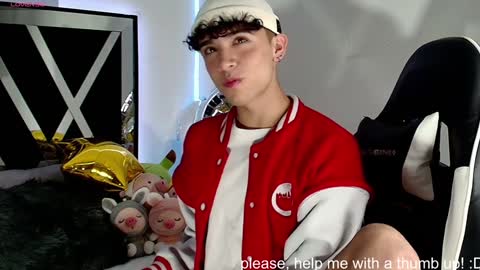 Snapshot of nico_cruz chatting on December 13, 4:22 am nico online show from December 13, 4:22 am