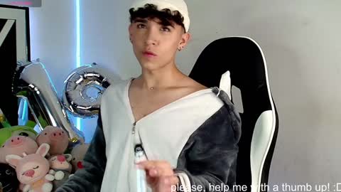 Snapshot of nico_cruz chatting on December 15, 4:18 am nico online show from December 15, 4:18 am