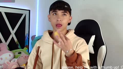 Snapshot of nico_cruz chatting on December 27, 2:54 pm nico online show from December 27, 2:54 pm