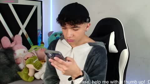 Snapshot of nico_cruz chatting on January 5, 11:01 pm nico online show from January 5, 11:01 pm