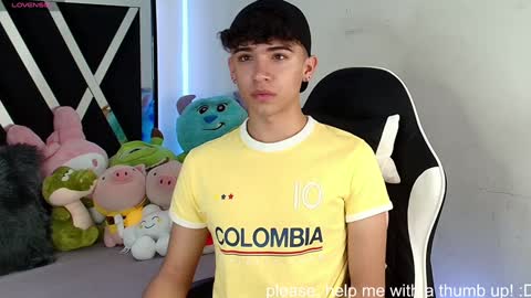 Snapshot of nico_cruz chatting on January 10, 4:22 am nico online show from January 10, 4:22 am