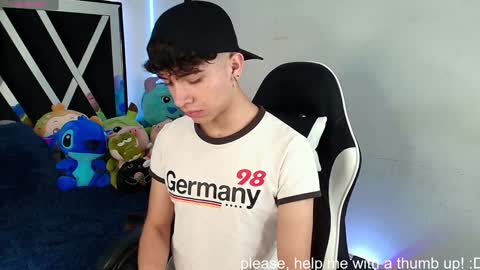 Snapshot of nico_cruz chatting on January 14, 3:32 am nico online show from January 14, 3:32 am