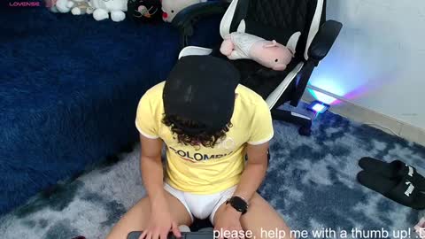 Snapshot of nico_cruz chatting on January 15, 8:09 am nico online show from January 15, 8:09 am