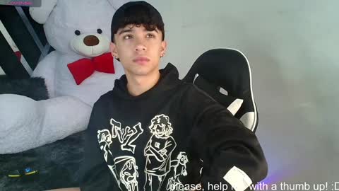 Snapshot of nico_cruz chatting on February 5, 2:51 am nico online show from February 5, 2:51 am