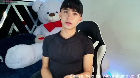 Snapshot of nico_cruz chatting on February 7, 7:07 am nico online show from February 7, 7:07 am