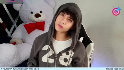 Snapshot of nico_cruz chatting on February 9, 6:11 am nico online show from February 9, 6:11 am