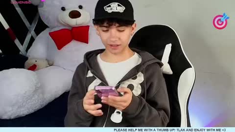 Snapshot of nico_cruz chatting on February 9, 9:16 am nico online show from February 9, 9:16 am