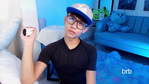 Snapshot of nico_cruz chatting on February 28, 7:48 am nico online show from February 28, 7:48 am