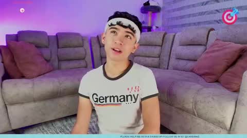 Snapshot of nico_cruz chatting on October 10, 10:53 pm nico online show from October 10, 10:53 pm