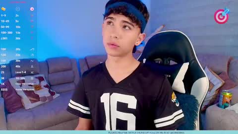 Snapshot of nico_cruz chatting on December 17, 10:49 pm nico online show from December 17, 10:49 pm