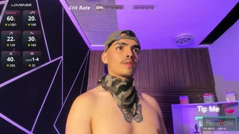 Snapshot of nicokingg_ chatting on November 14, 2:32 am Nico King online show from November 14, 2:32 am