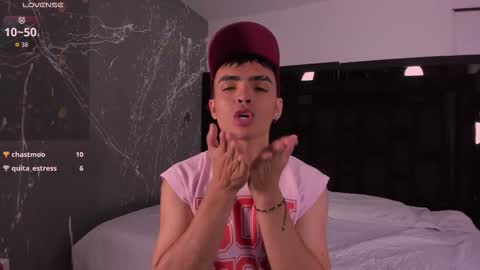 Snapshot of nicokingg_ chatting on November 22, 5:39 am Nico King online show from November 22, 5:39 am