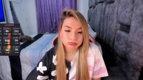 Snapshot of nicol_080 chatting on May 3, 2:17 am YuliEM online show from May 3, 2:17 am
