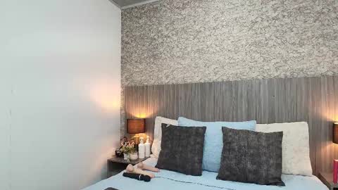 Nicol Alvarez online show from February 9, 11:36 am