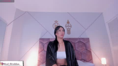 Snapshot of nicol_giraldo chatting on April 9, 4:01 am Nicol online show from April 9, 4:01 am