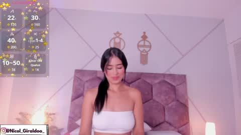 Snapshot of nicol_giraldo chatting on April 18, 3:43 am Nicol online show from April 18, 3:43 am