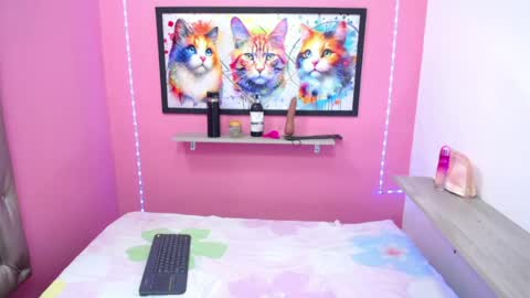 nicol_grey1302 online show from March 12, 4:18 am