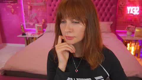 Snapshot of nicol_moonn chatting on November 15, 2:13 pm Nicol Moonn online show from November 15, 2:13 pm