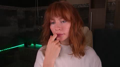 Snapshot of nicol_moonn chatting on November 17, 6:41 am Nicol Moonn online show from November 17, 6:41 am