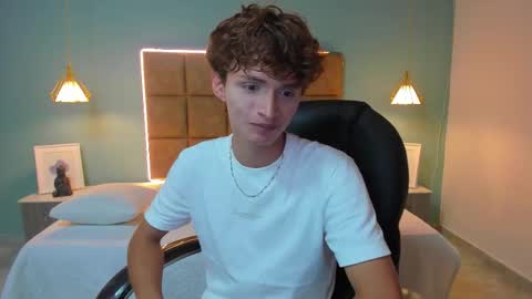 Snapshot of nicolasferrer18 chatting on October 29, 9:05 pm nicolasferrer18 online show from October 29, 9:05 pm