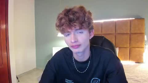 Snapshot of nicolasferrer18 chatting on November 7, 7:36 pm nicolasferrer18 online show from November 7, 7:36 pm