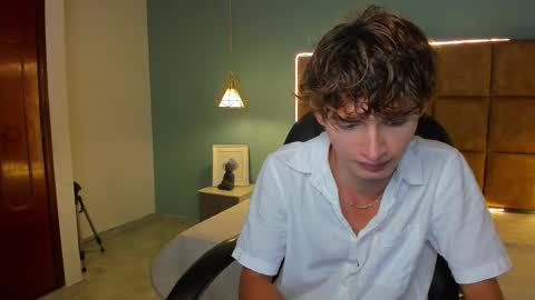 Snapshot of nicolasferrer18 chatting on November 10, 7:35 pm nicolasferrer18 online show from November 10, 7:35 pm