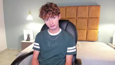 Snapshot of nicolasferrer18 chatting on November 13, 7:24 pm nicolasferrer18 online show from November 13, 7:24 pm