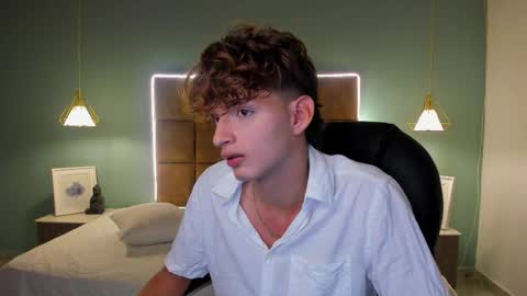 Snapshot of nicolasferrer18 chatting on November 20, 7:24 pm nicolasferrer18 online show from November 20, 7:24 pm