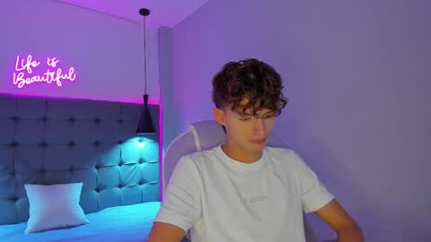 Snapshot of nicolasferrer18 chatting on November 24, 7:24 pm nicolasferrer18 online show from November 24, 7:24 pm