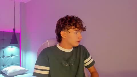 Snapshot of nicolasferrer18 chatting on November 28, 7:27 pm nicolasferrer18 online show from November 28, 7:27 pm