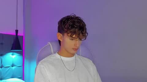 Snapshot of nicolasferrer18 chatting on December 4, 7:44 pm nicolasferrer18 online show from December 4, 7:44 pm