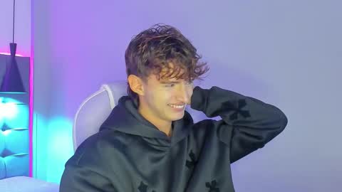 Snapshot of nicolasferrer18 chatting on December 5, 7:32 pm nicolasferrer18 online show from December 5, 7:32 pm