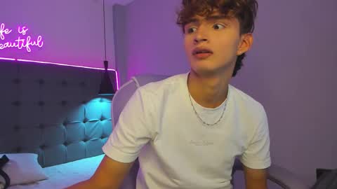 Snapshot of nicolasferrer18 chatting on December 16, 7:19 pm nicolasferrer18 online show from December 16, 7:19 pm