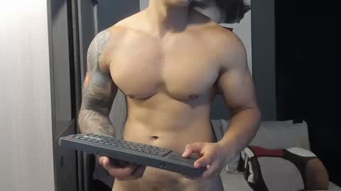 Snapshot of nicolasmuscle chatting on October 29, 11:50 pm Andres online show from October 29, 11:50 pm