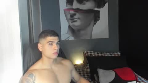 Snapshot of nicolasmuscle chatting on November 23, 5:57 pm Andres online show from November 23, 5:57 pm