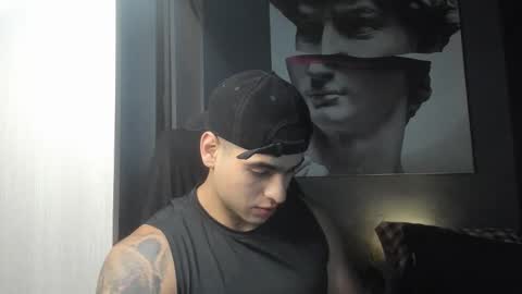 Snapshot of nicolasmuscle chatting on November 28, 1:41 am Andres online show from November 28, 1:41 am