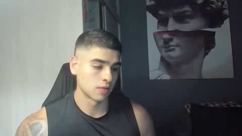 Snapshot of nicolasmuscle chatting on November 30, 9:08 pm Andres online show from November 30, 9:08 pm