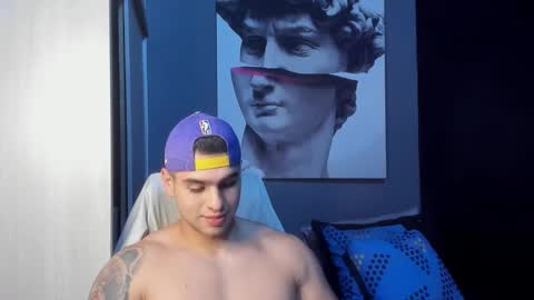 Snapshot of nicolasmuscle chatting on March 29, 2:33 am Andres online show from March 29, 2:33 am