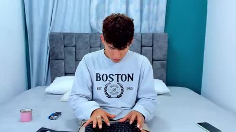 nicolastorres__ online show from December 2, 7:25 am