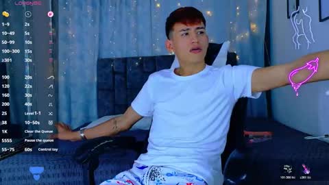 nicolastorres__ online show from April 4, 10:07 pm