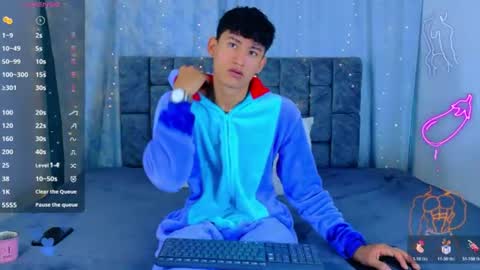 nicolastorres__ online show from June 13, 3:15 am