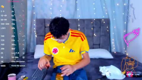 nicolastorres__ online show from June 28, 4:40 am