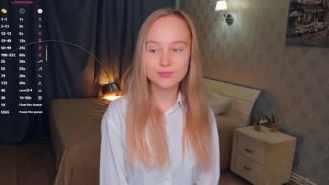 Snapshot of nicolavanderbie chatting on November 8, 6:07 pm Nicoletta online show from November 8, 6:07 pm