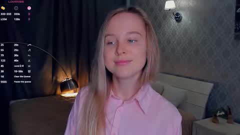 Snapshot of nicolavanderbie chatting on November 11, 6:30 pm Nicoletta online show from November 11, 6:30 pm