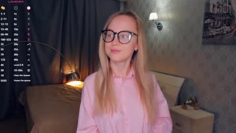 Snapshot of nicolavanderbie chatting on November 12, 6:08 pm Nicoletta online show from November 12, 6:08 pm