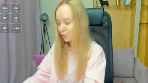 Snapshot of nicolavanderbie chatting on November 24, 7:02 pm Nicoletta online show from November 24, 7:02 pm