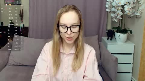 Nicoletta online show from February 1, 6:50 pm