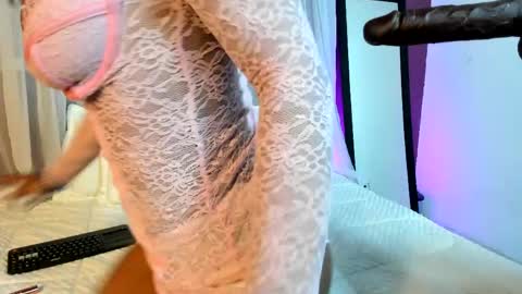 nicole_brown1126 online show from April 28, 7:46 am