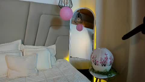 nicole_brown1126 online show from July 11, 4:37 am
