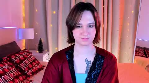 Nicole online show from December 18, 3:15 am